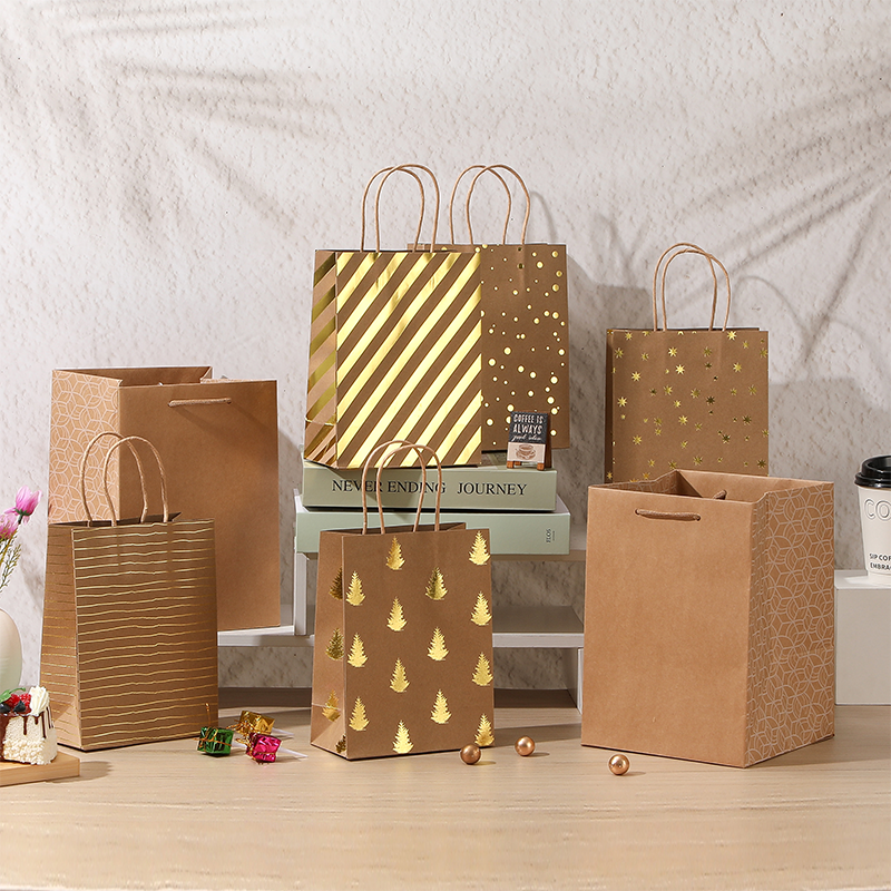 Sacs en papier kraft bon marché sacs cabas cadeau avec anses et impression personnalisée origine chine