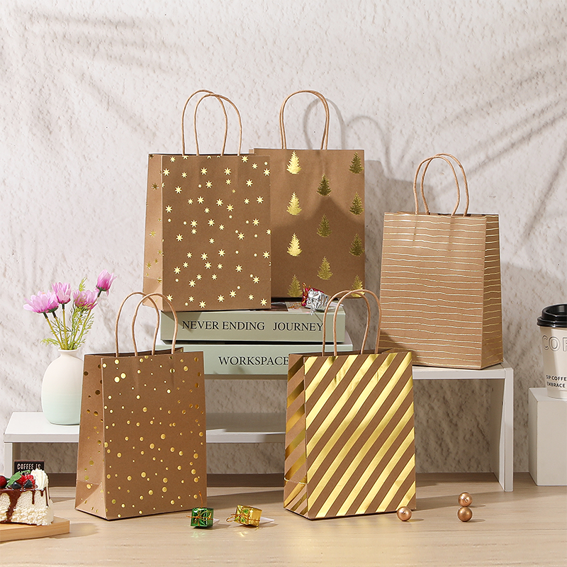 Sacs en papier kraft bon marché sacs cabas cadeau avec anses et impression personnalisée origine chine
