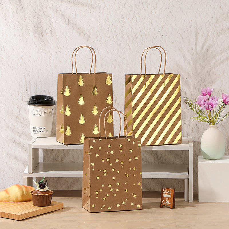 Sacs en papier kraft bon marché sacs cabas cadeau avec anses et impression personnalisée origine chine