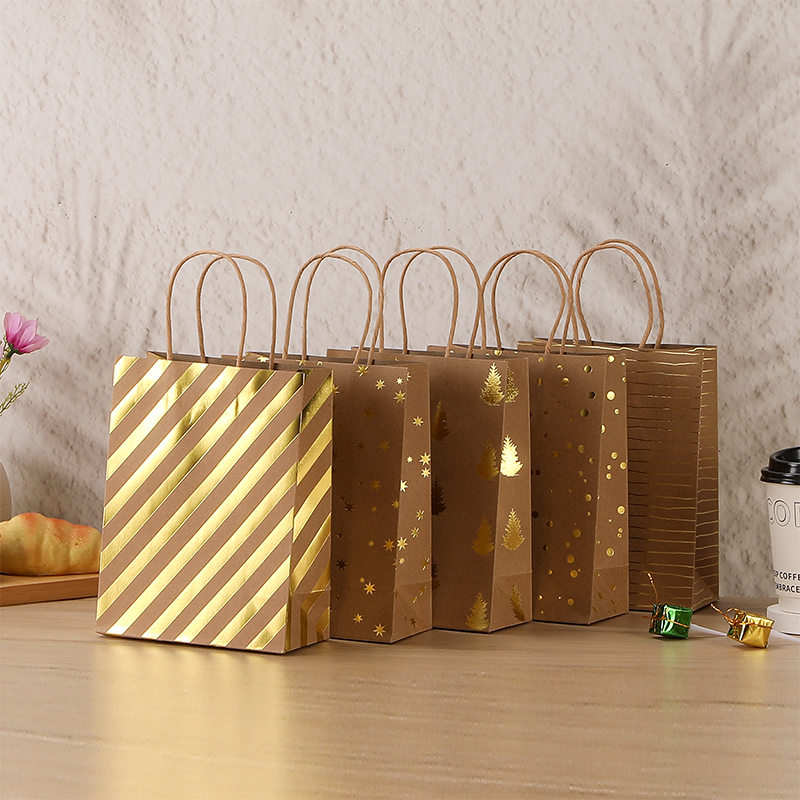 Sacs en papier kraft bon marché sacs cabas cadeau avec anses et impression personnalisée origine chine