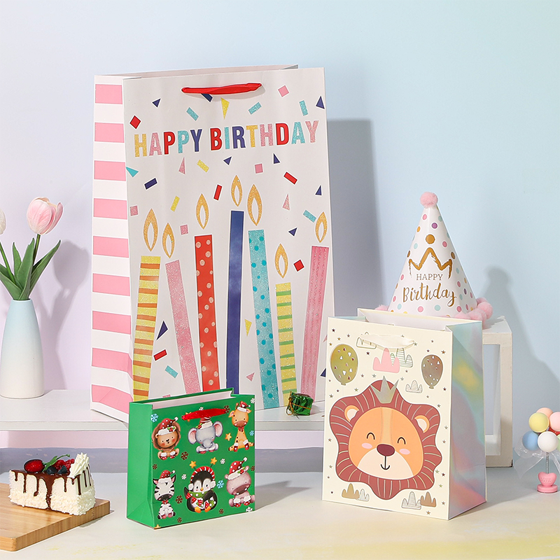 Sacs cadeaux d'anniversaire Kraft avec poignées pour cadeaux de fête