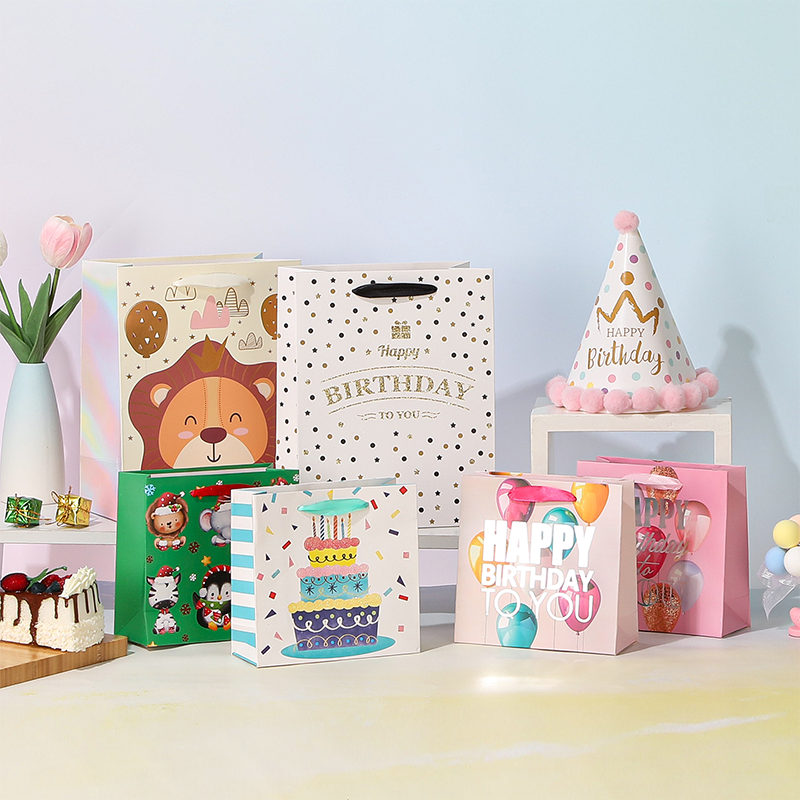 Sacs cadeaux d'anniversaire Kraft avec poignées pour cadeaux de fête