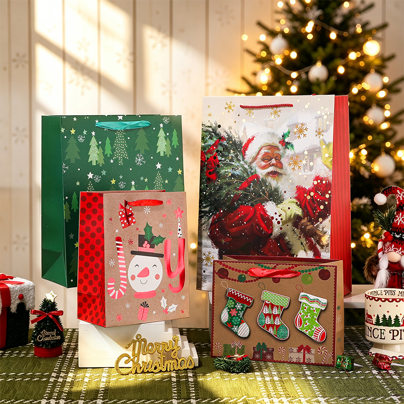 Sac cadeau en papier kraft imprimé de Noël décoratif saisonnier