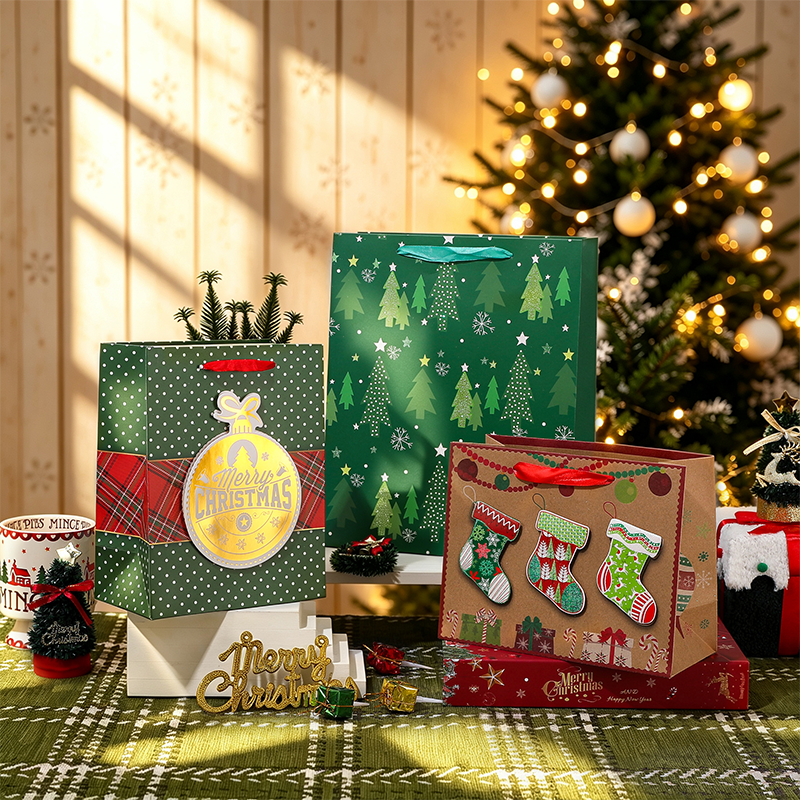 Sac cadeau en papier kraft imprimé de Noël décoratif saisonnier