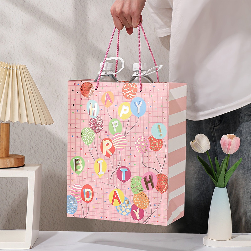 Sacs cadeaux d'anniversaire Kraft avec poignées pour cadeaux de fête